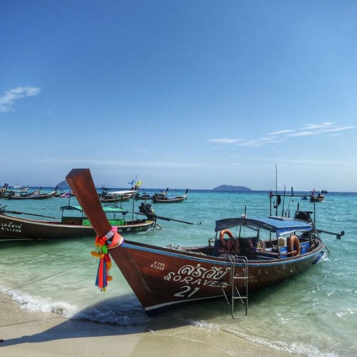 Les long boats, icônes de Thaïlande