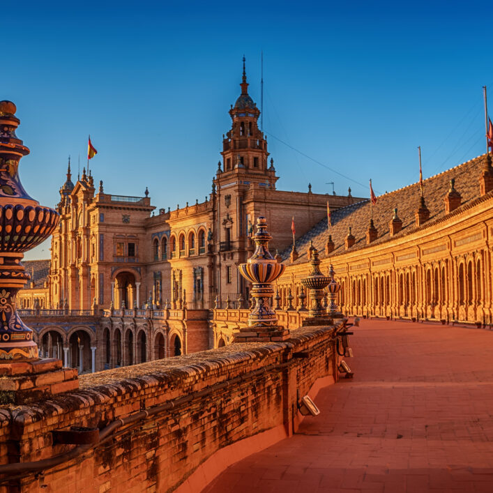 Séville, Espagne : La Plaza de España, Place d’Espagne au coucher du soleil