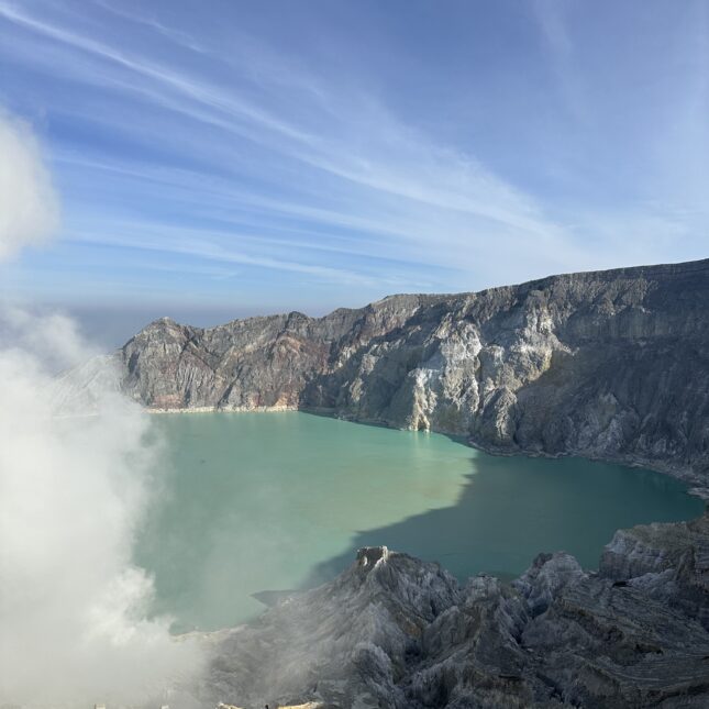 Le lac turquoise du mont Ijen