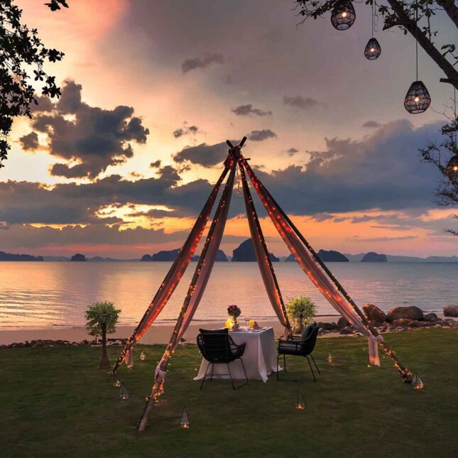 Dîner romantique face à la baie de Phang Nga