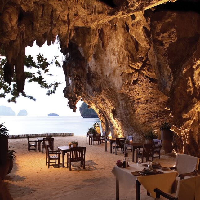 Le restaurant emblématique dans la grotte du Rayavadee