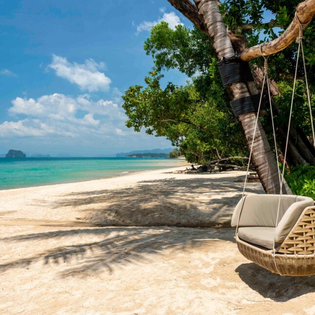 La plage dorée au bord du Tubkaak Boutique Resort