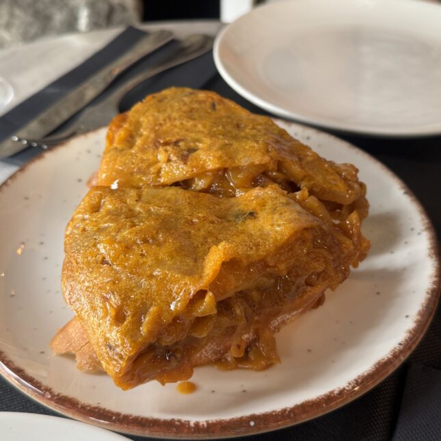 La tortilla aux oignons caramélisés