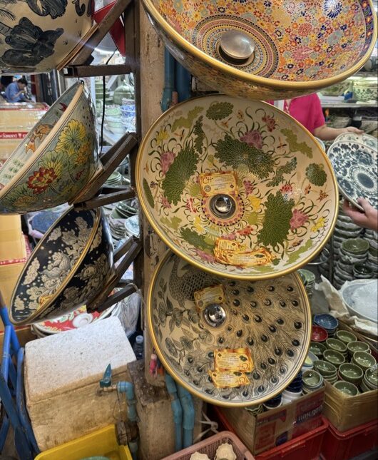 Les porcelaines du marché de Chatuchak