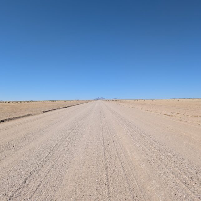 La piste direction Spitzkoppe