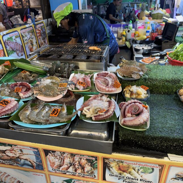 Les stands de fruits de mer à Ao Nang