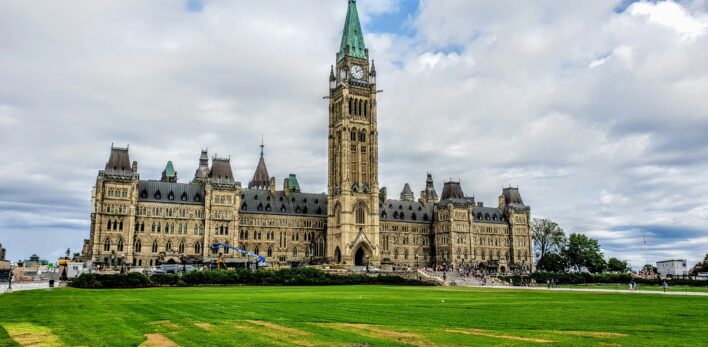 La colline du Parlement &agrave; Ottawa